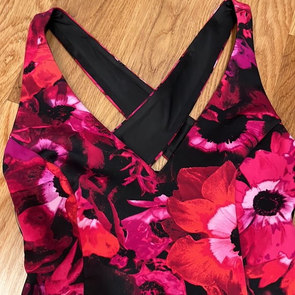 Very nice dress Guess - Picture 2 of 6